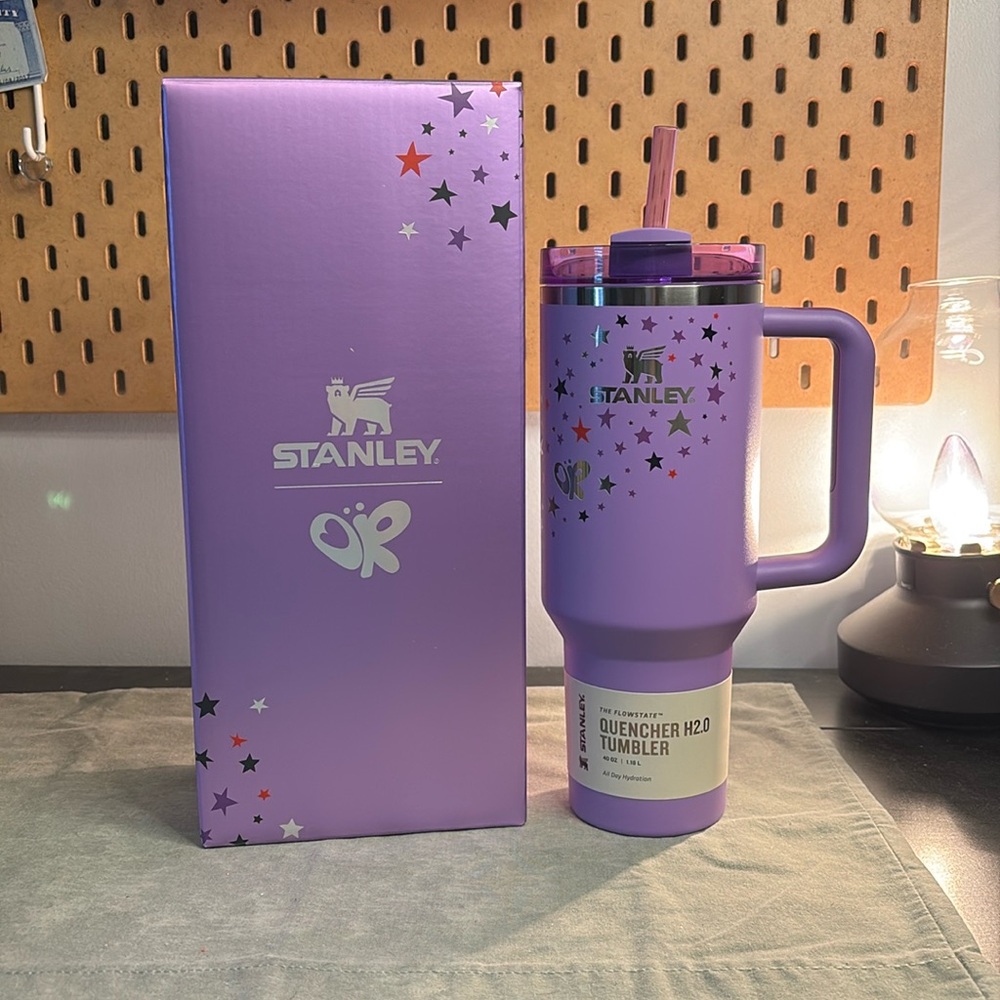 Stanley Olivia Rodrigo 40oz H20 Quencher mug